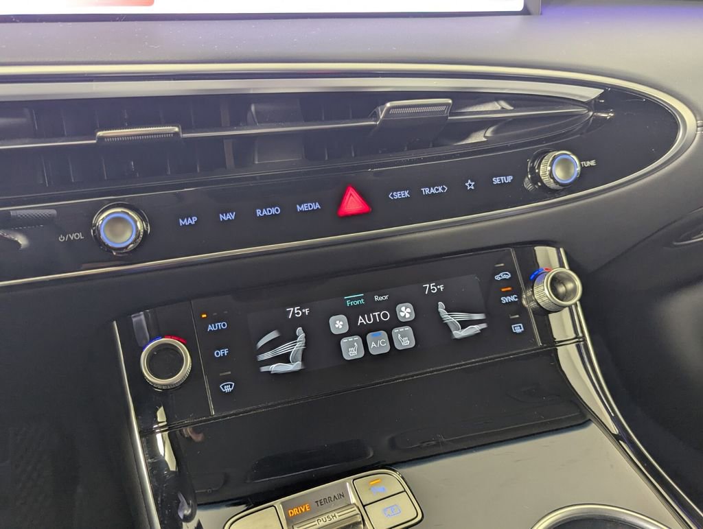 Used 2026 Genesis GV70 2.5T image 19