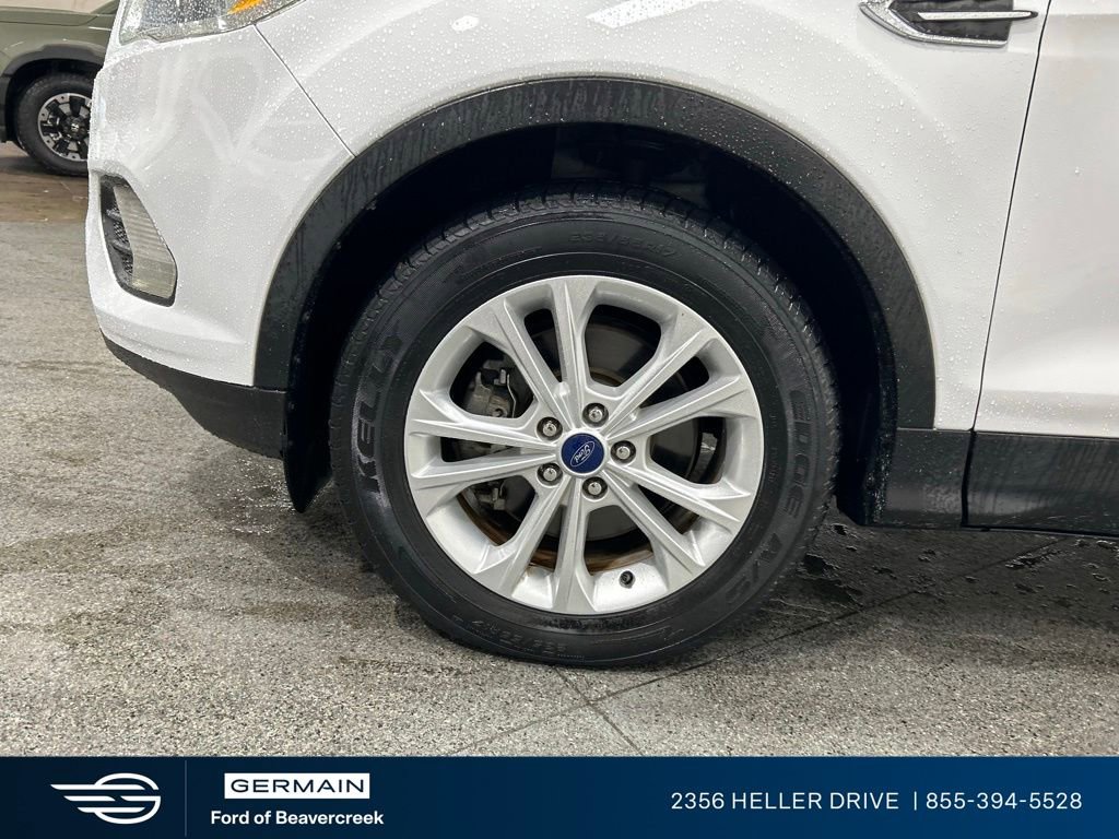 Used 2018 Ford Escape SE w/ Ford Safe & Smart Package AWD/4WD image 12