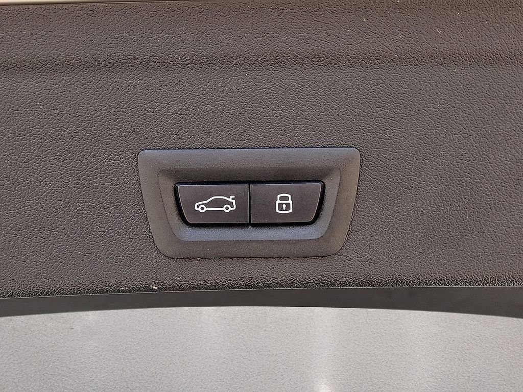Used 2026 BMW X6 xDrive40i AWD/4WD image 15