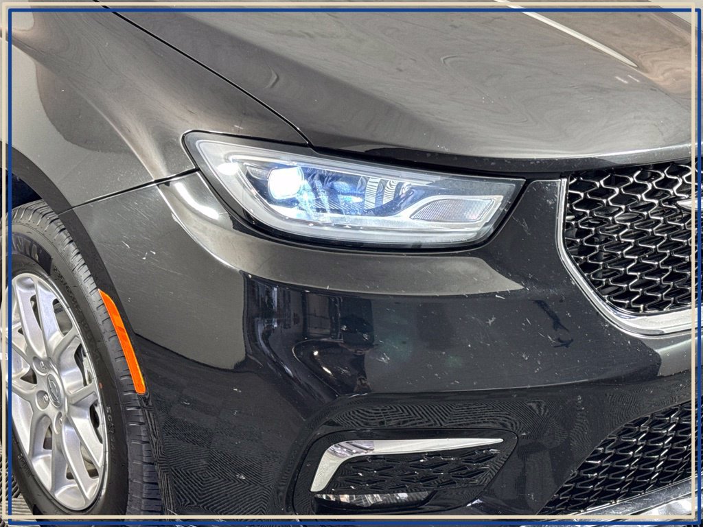 Certified 2025 Chrysler Pacifica Select FWD image 7