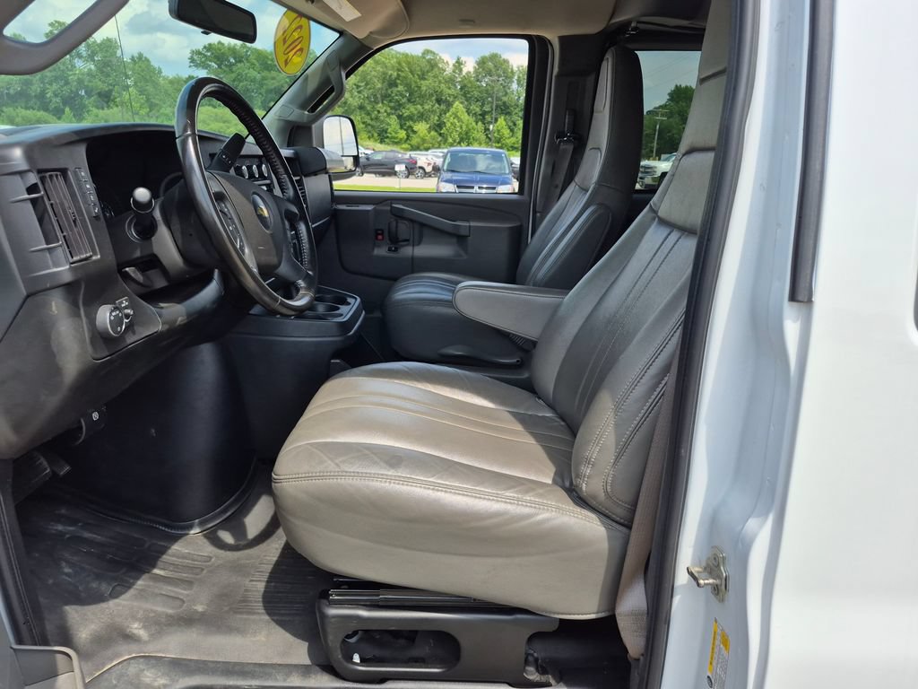 Used 2022 Chevrolet Express 3500 LS RWD image 9