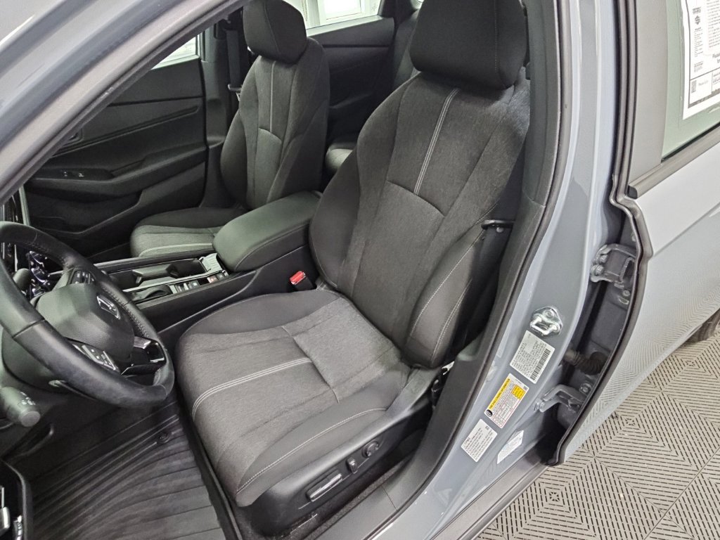 Used 2025 Honda Accord Sport image 28