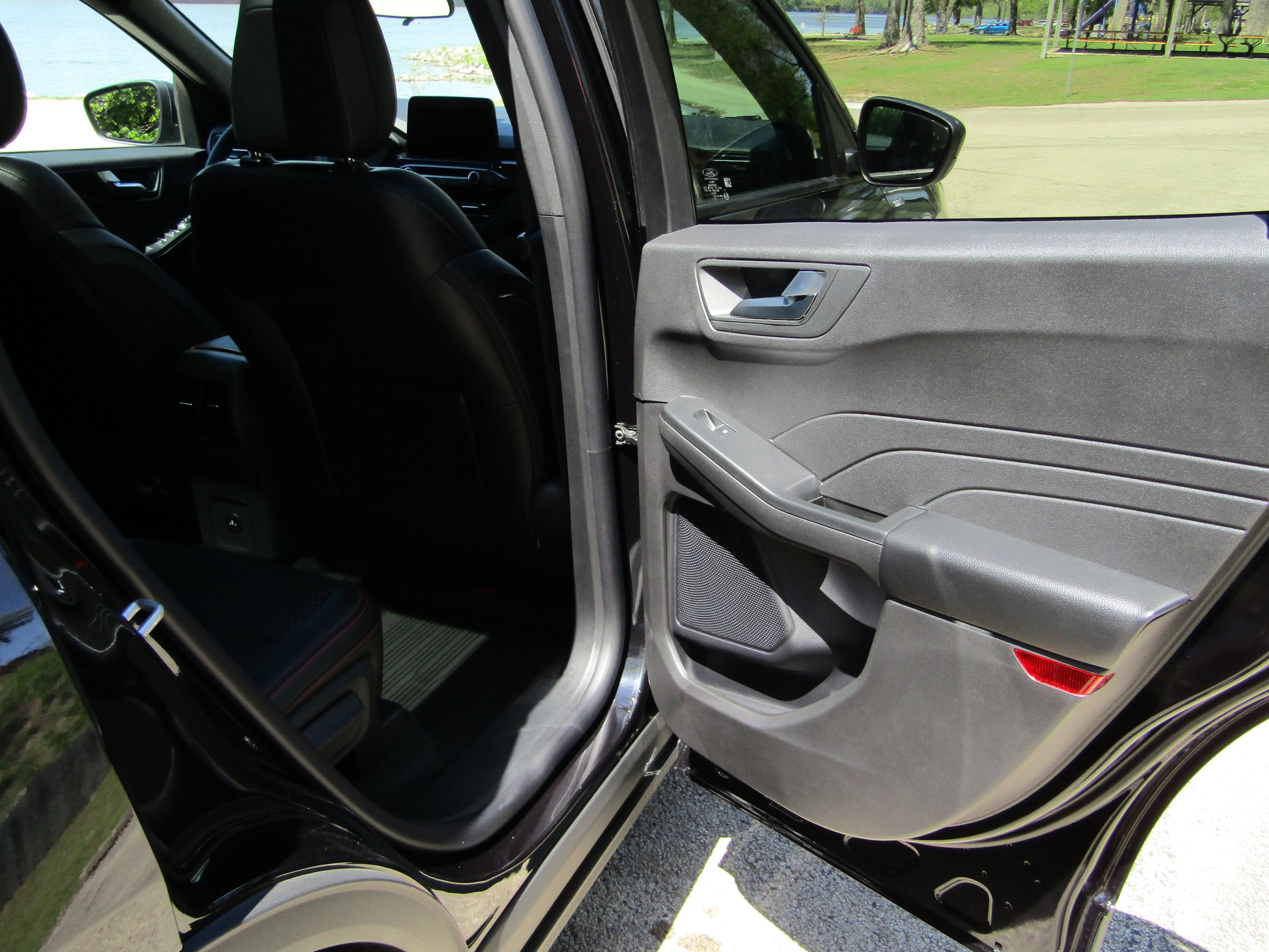 New 2026 Ford Escape ST-Line w/ Cold Weather Package AWD/4WD image 27