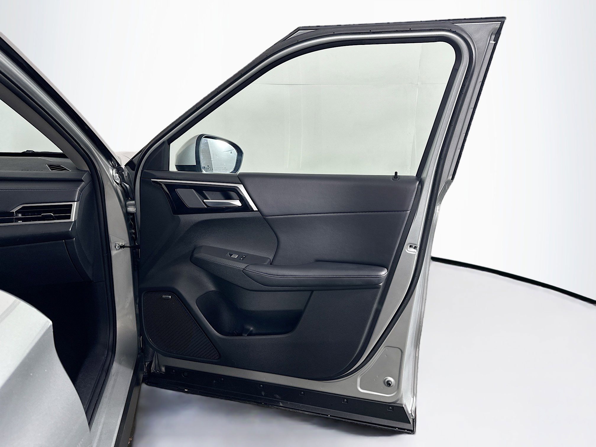 Used 2025 Mitsubishi Outlander SE image 34