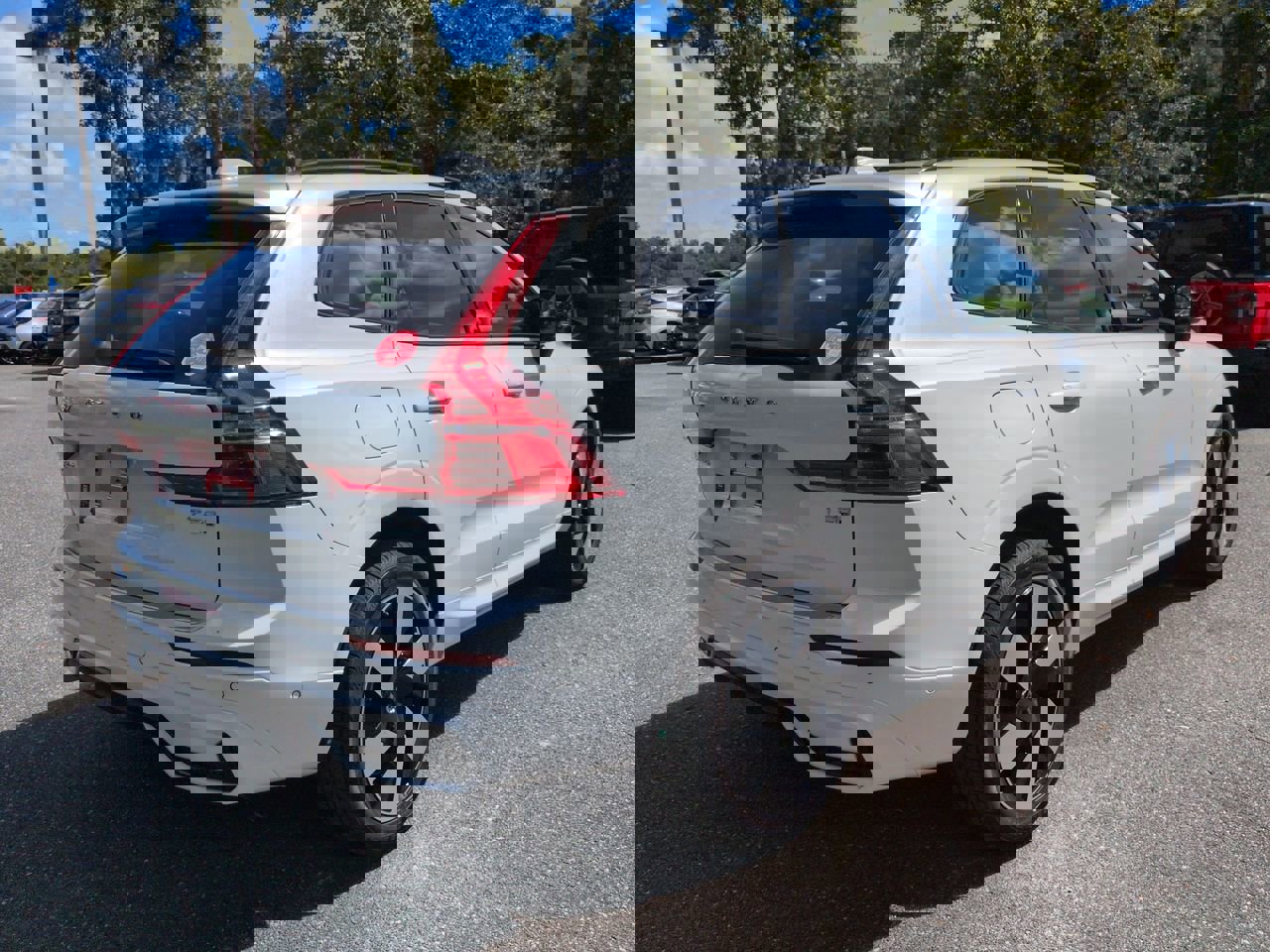 New 2025 Volvo XC60 T8 Plus w/ Protection Package Premier image 4