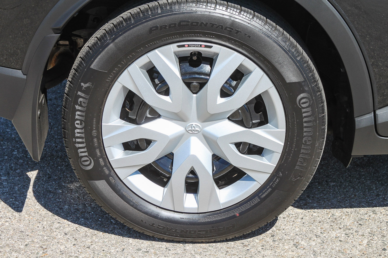 Used 2021 Toyota C-HR LE image 12