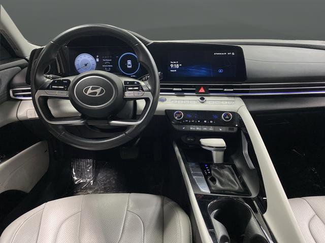 Certified 2025 Hyundai Elantra Limited image 9