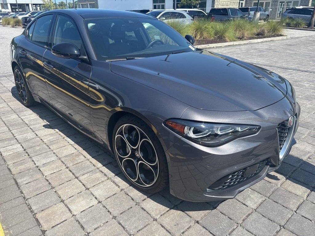 Used 2024 Alfa Romeo Giulia Ti image 40