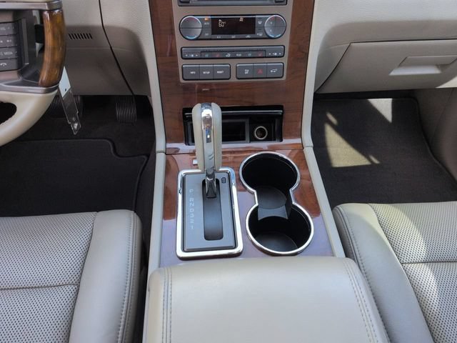 Used 2013 Lincoln Navigator L 2WD image 23