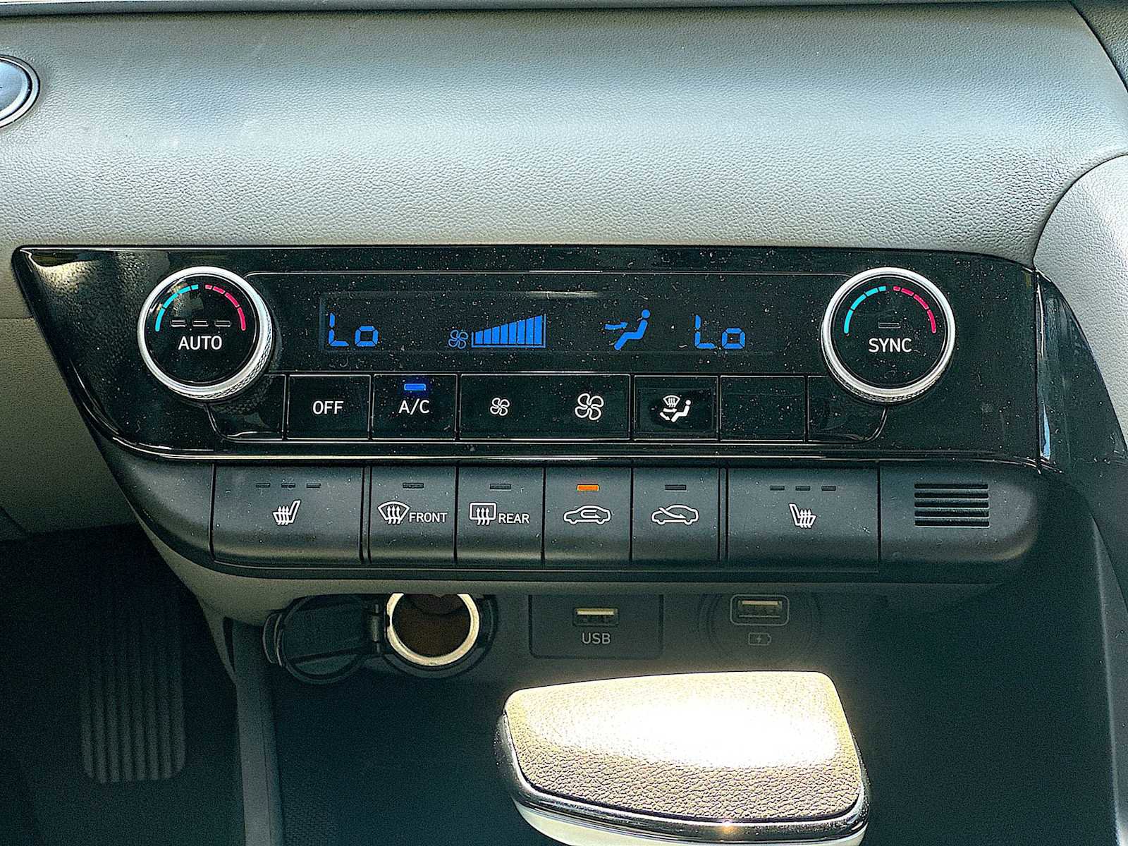 Used 2023 Hyundai Elantra Blue image 16