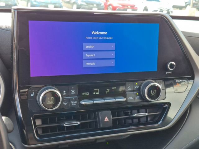 Used 2023 Toyota Highlander XLE image 14
