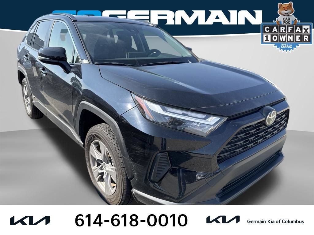 Used 2025 Toyota RAV4 XLE AWD/4WD image 6