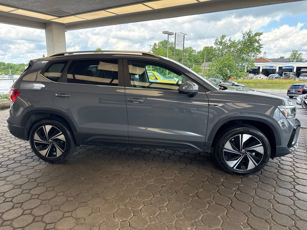 Used 2023 Volkswagen Taos SE AWD/4WD image 5