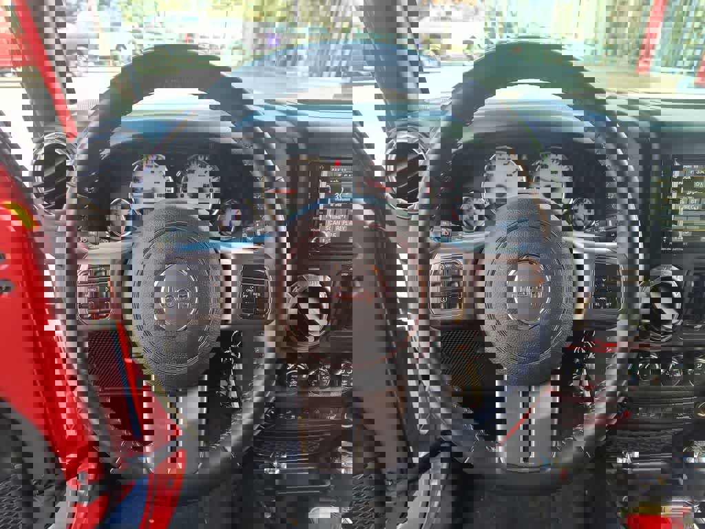 Used 2018 Jeep Wrangler Unlimited Sahara w/ Max Tow Package image 14