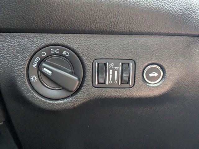 Used 2023 Dodge Challenger R/T w/ Blacktop Package image 26