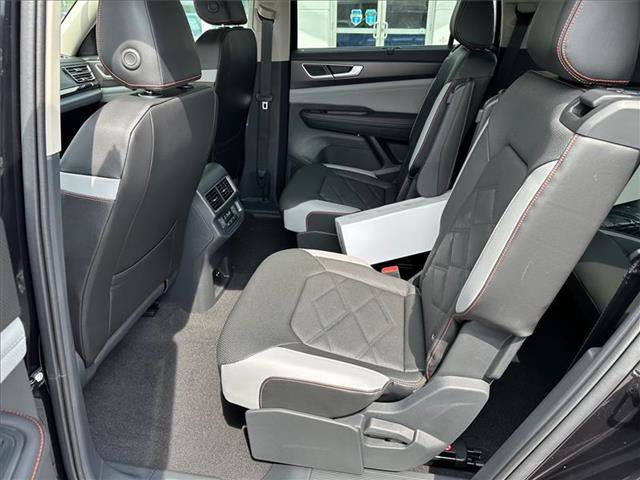 New 2024 Volkswagen Atlas Peak Edition SEL AWD/4WD image 11