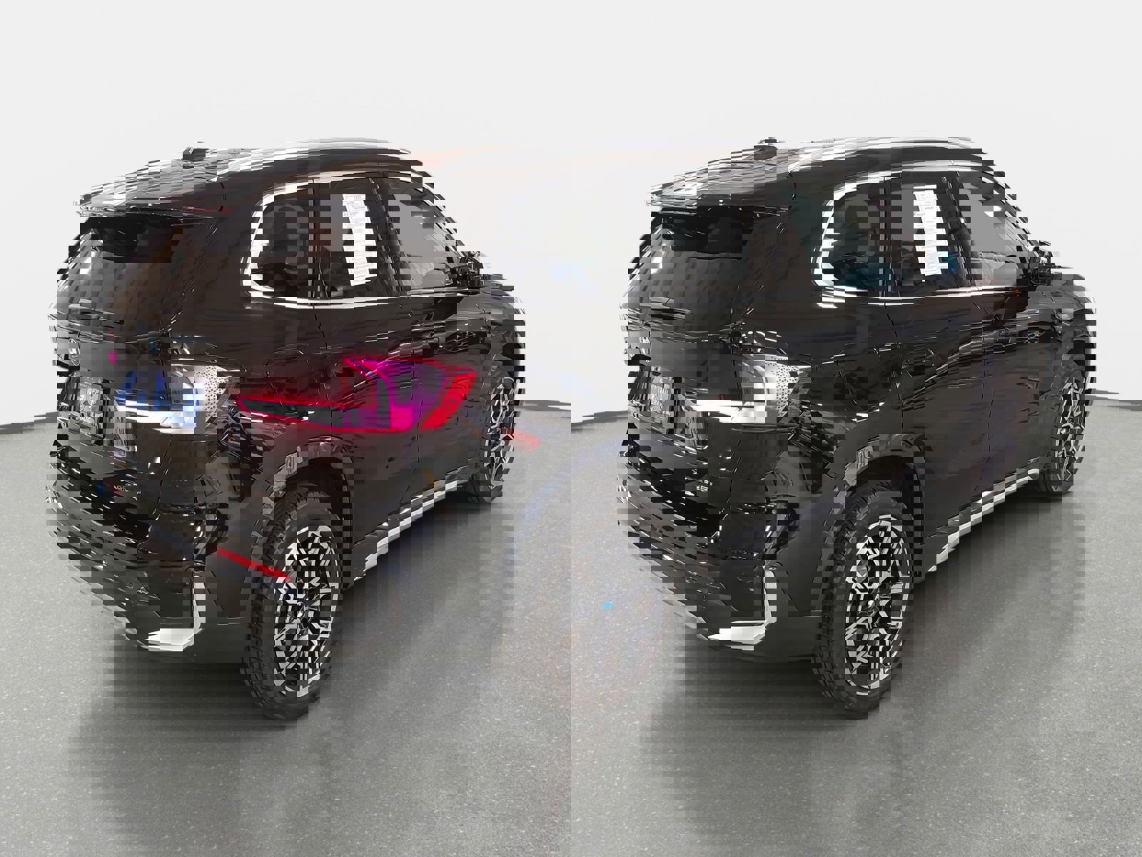 Used 2023 BMW X1 xDrive28i w/ Premium Package image 5