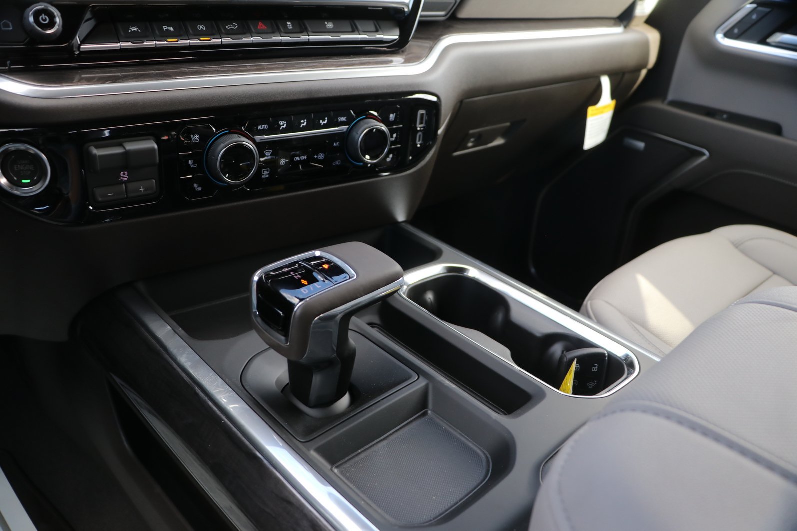New 2026 Chevrolet Silverado 1500 LTZ w/ LTZ Convenience Package II AWD/4WD image 25