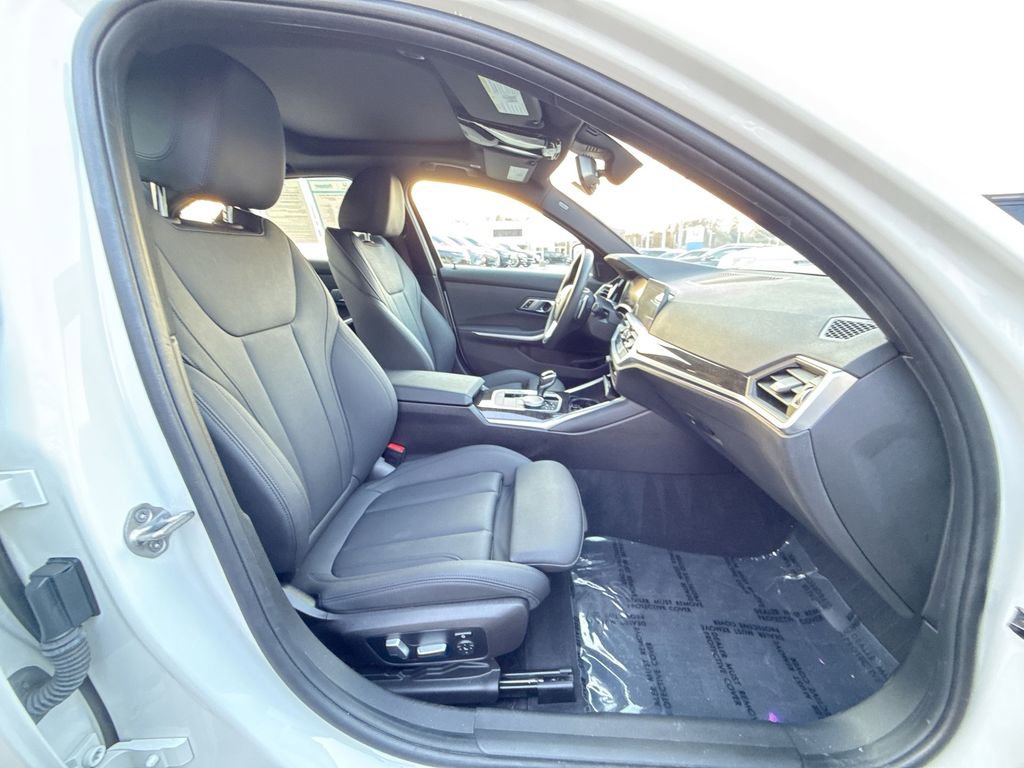 Used 2021 BMW 330i xDrive Sedan w/ Convenience Package image 25