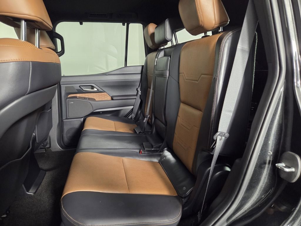 Used 2024 Lexus GX 550 w/ Cold Area Package AWD/4WD image 26