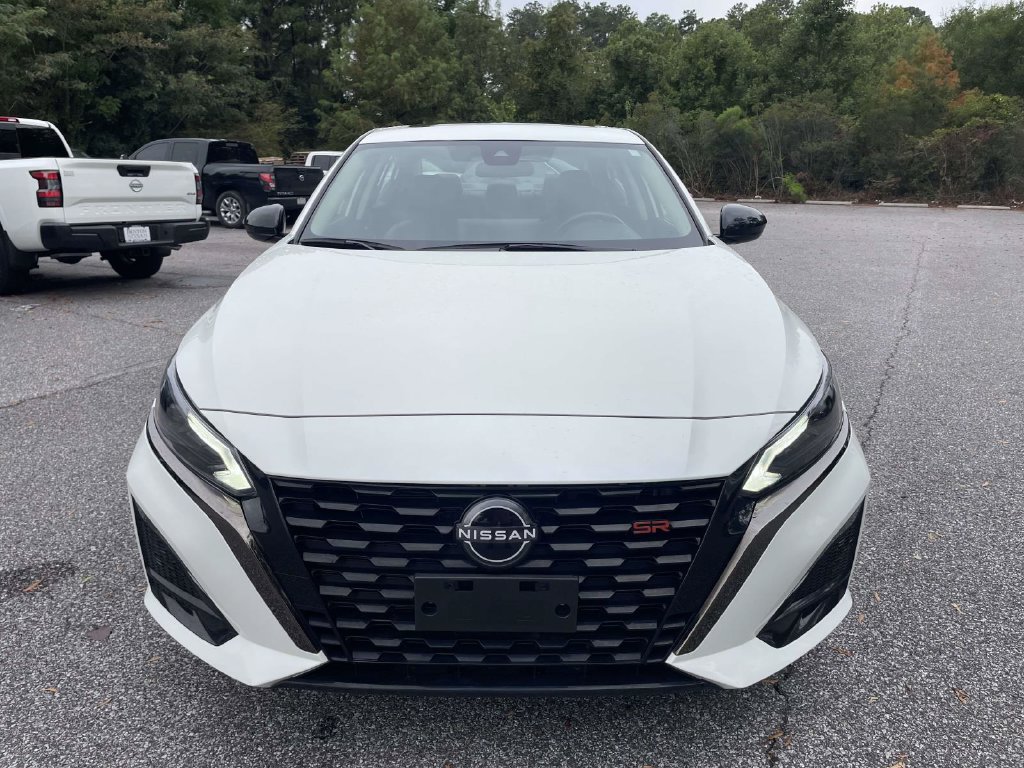 Used 2023 Nissan Altima 2.5 SR w/ SR Premium Package AWD/4WD image 8