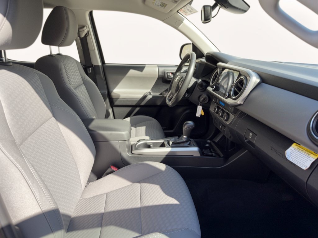 Used 2022 Toyota Tacoma SR5 w/ Technology Package RWD image 30
