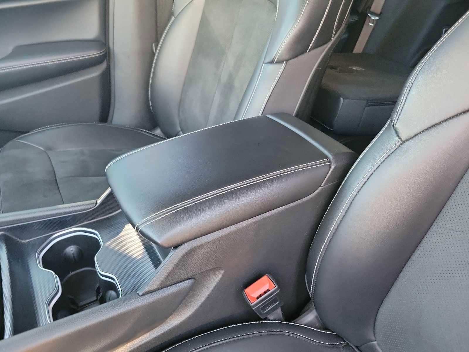 Used 2025 Jeep Grand Cherokee L Laredo image 16