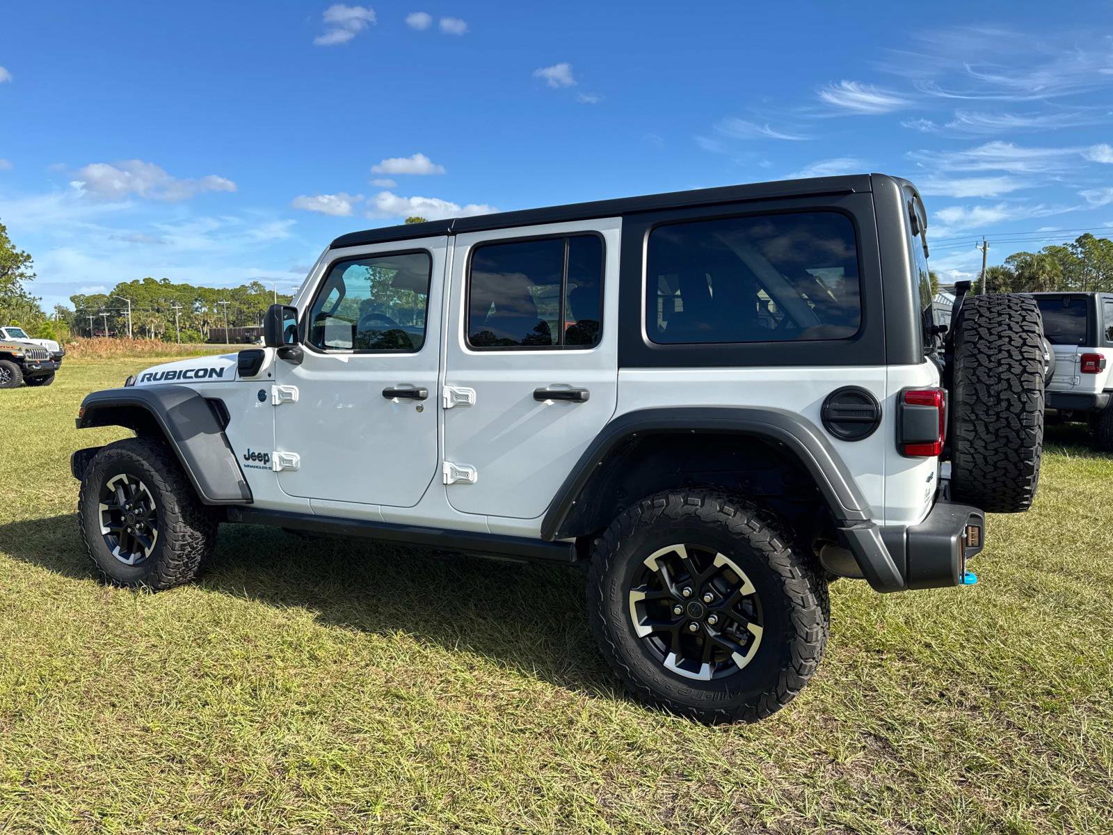 Used 2024 Jeep Wrangler Unlimited Rubicon 4xe image 5