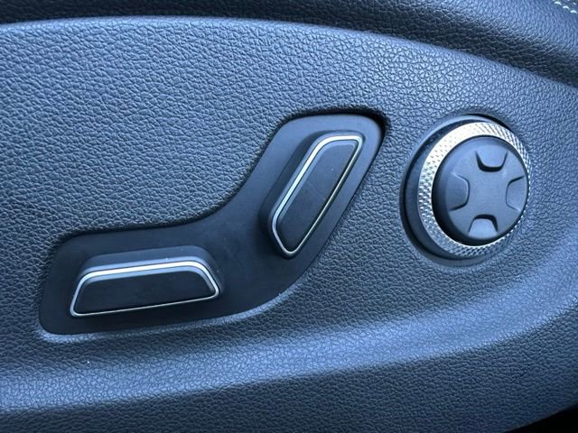 Used 2025 Genesis GV70 2.5T AWD/4WD image 19