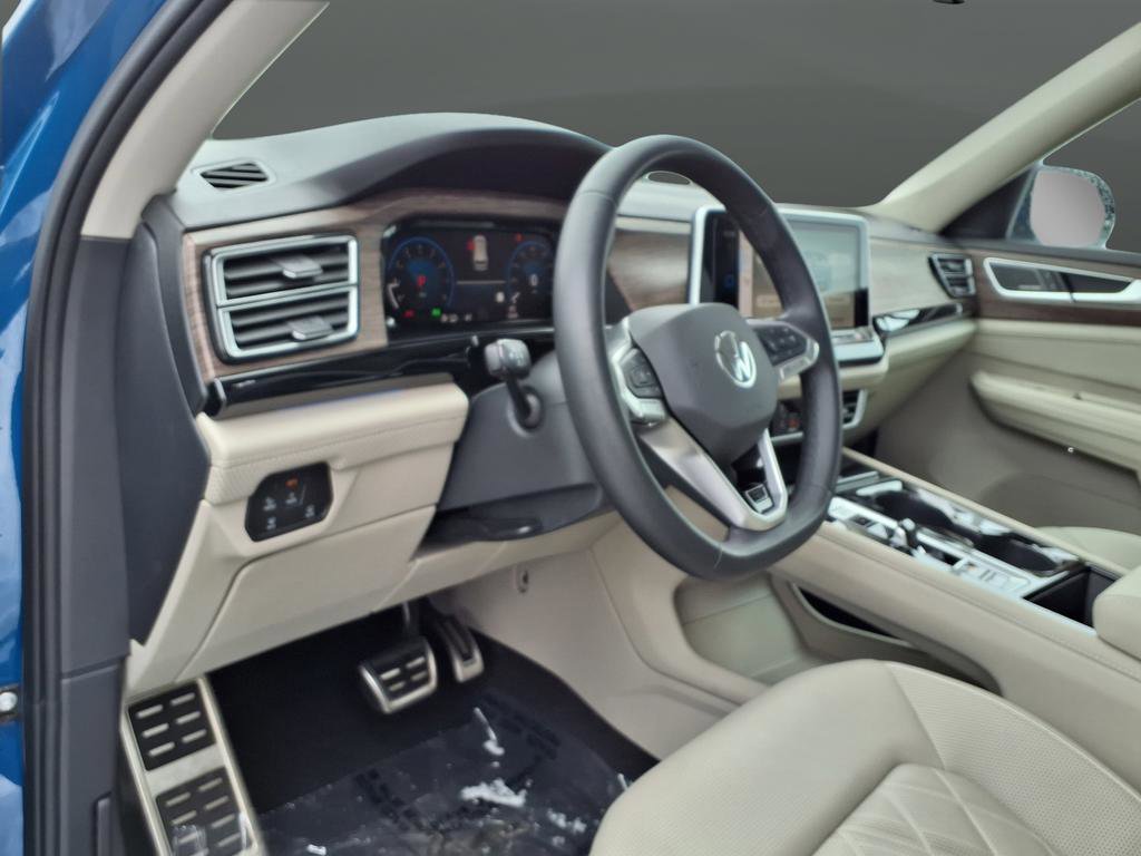 Used 2025 Volkswagen Atlas SEL Premium R-Line image 17