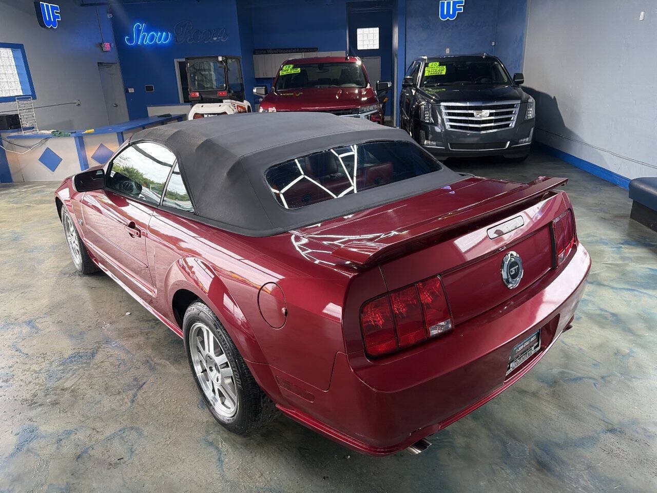 Used 2005 Ford Mustang GT Premium RWD image 12