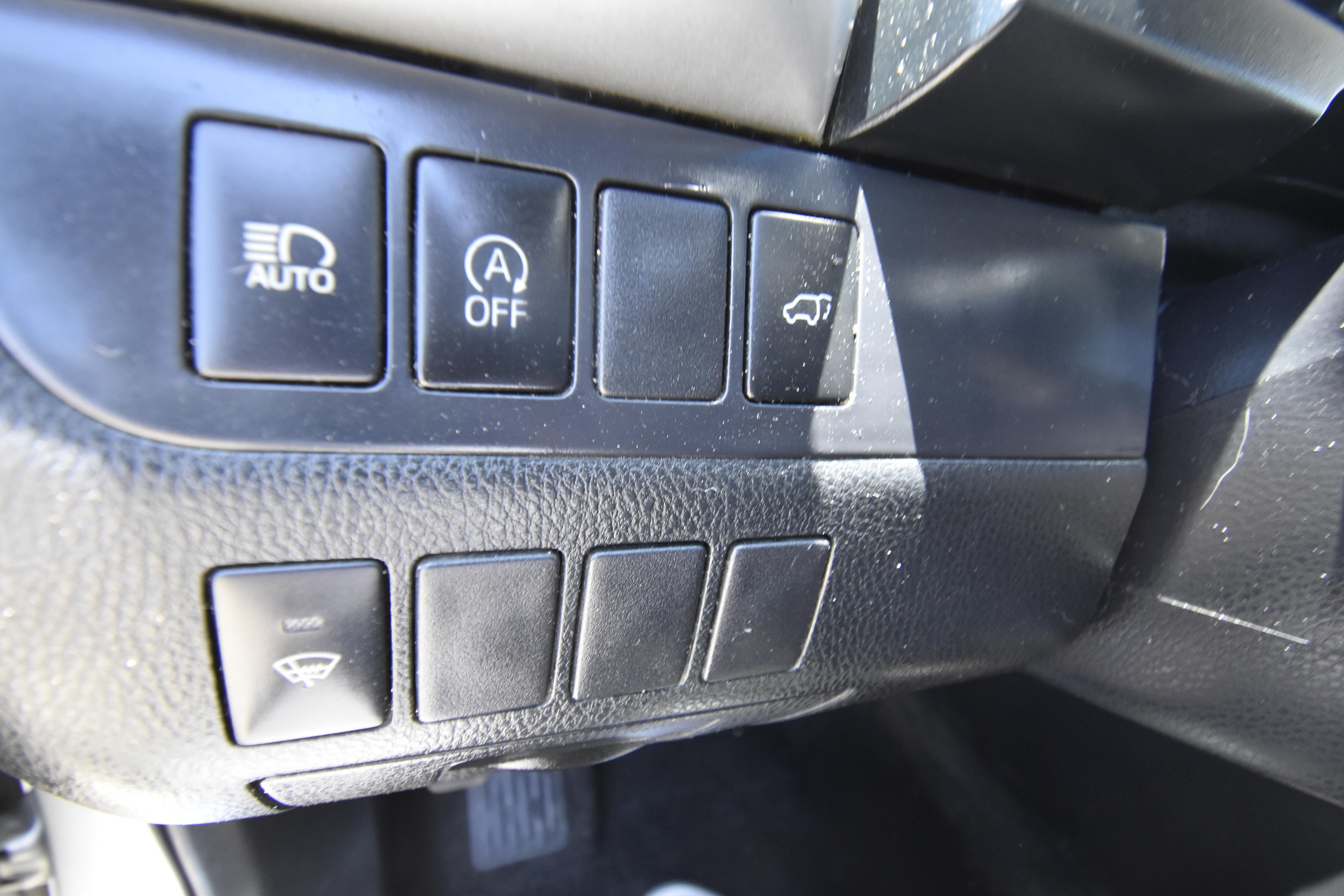 Used 2019 Toyota Highlander XLE FWD image 16