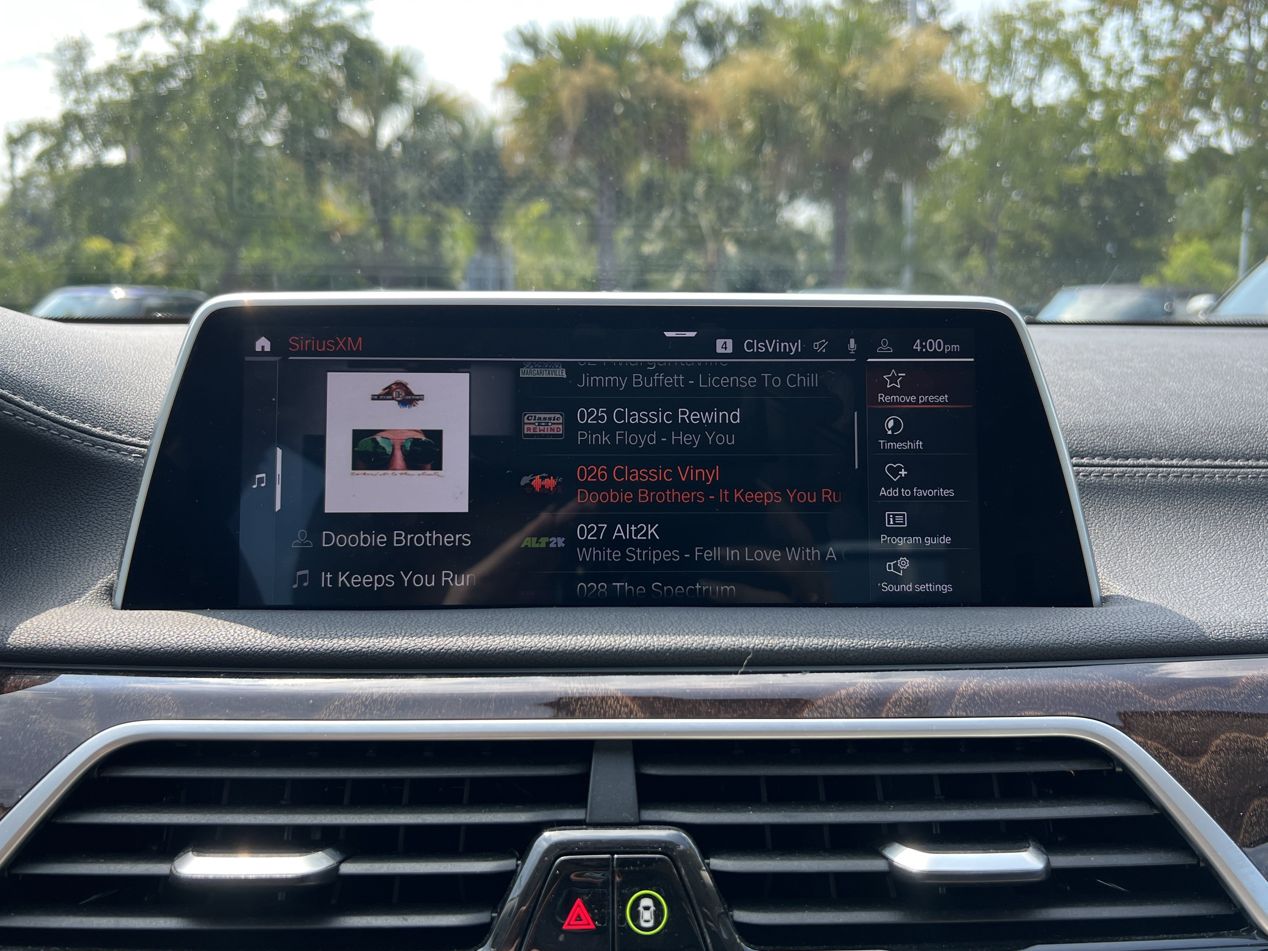 Used 2020 BMW 740i w/ Premium Package RWD image 23