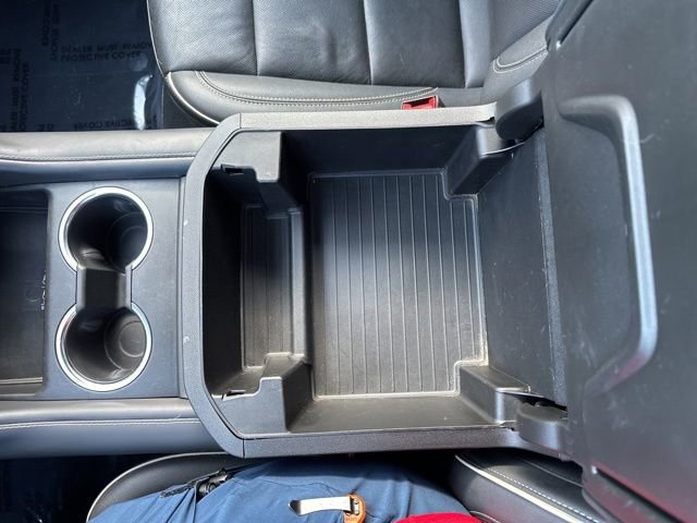 Used 2024 Chevrolet Suburban Premier image 23