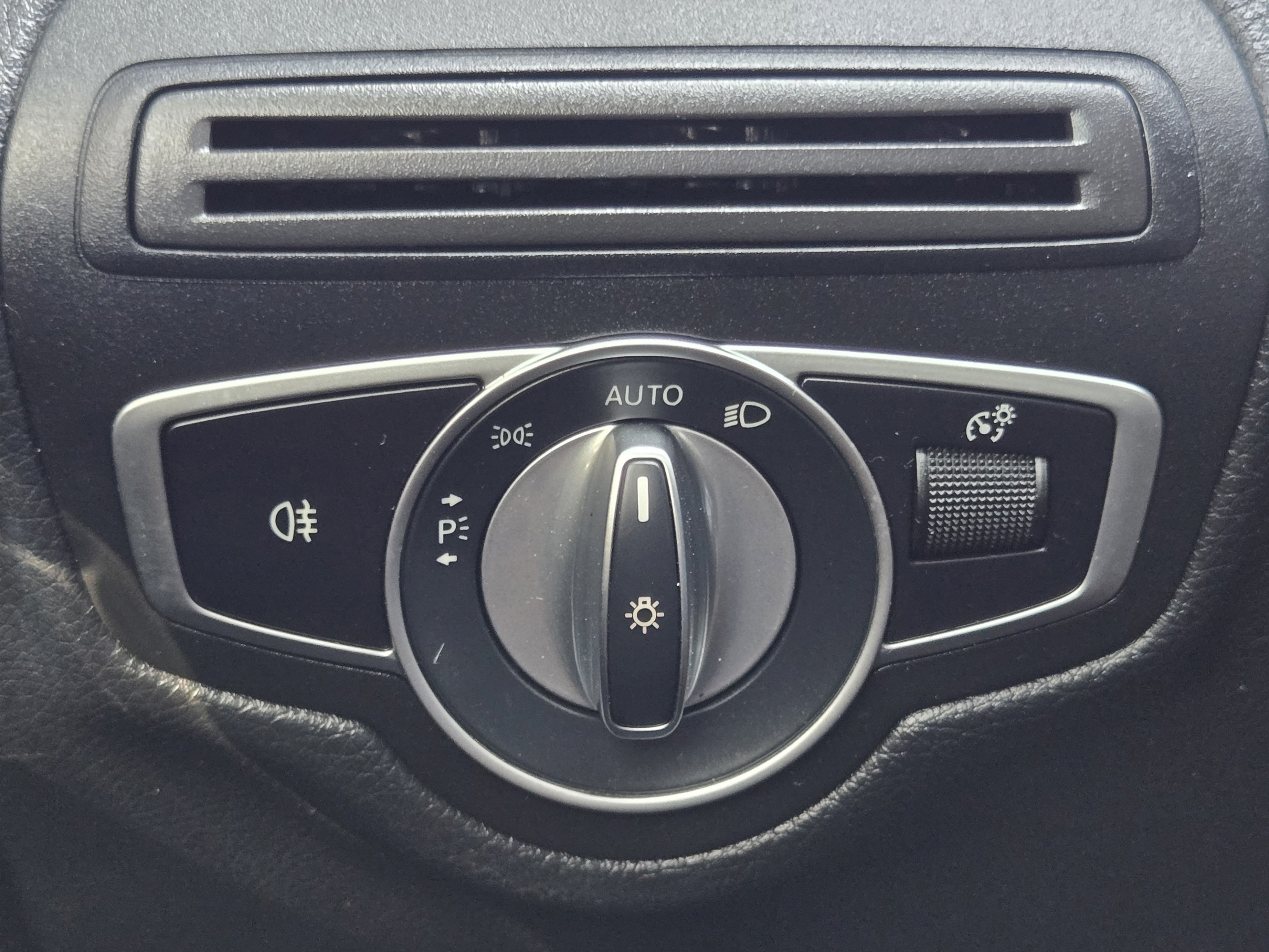 Used 2020 Mercedes-Benz GLC 300 image 19