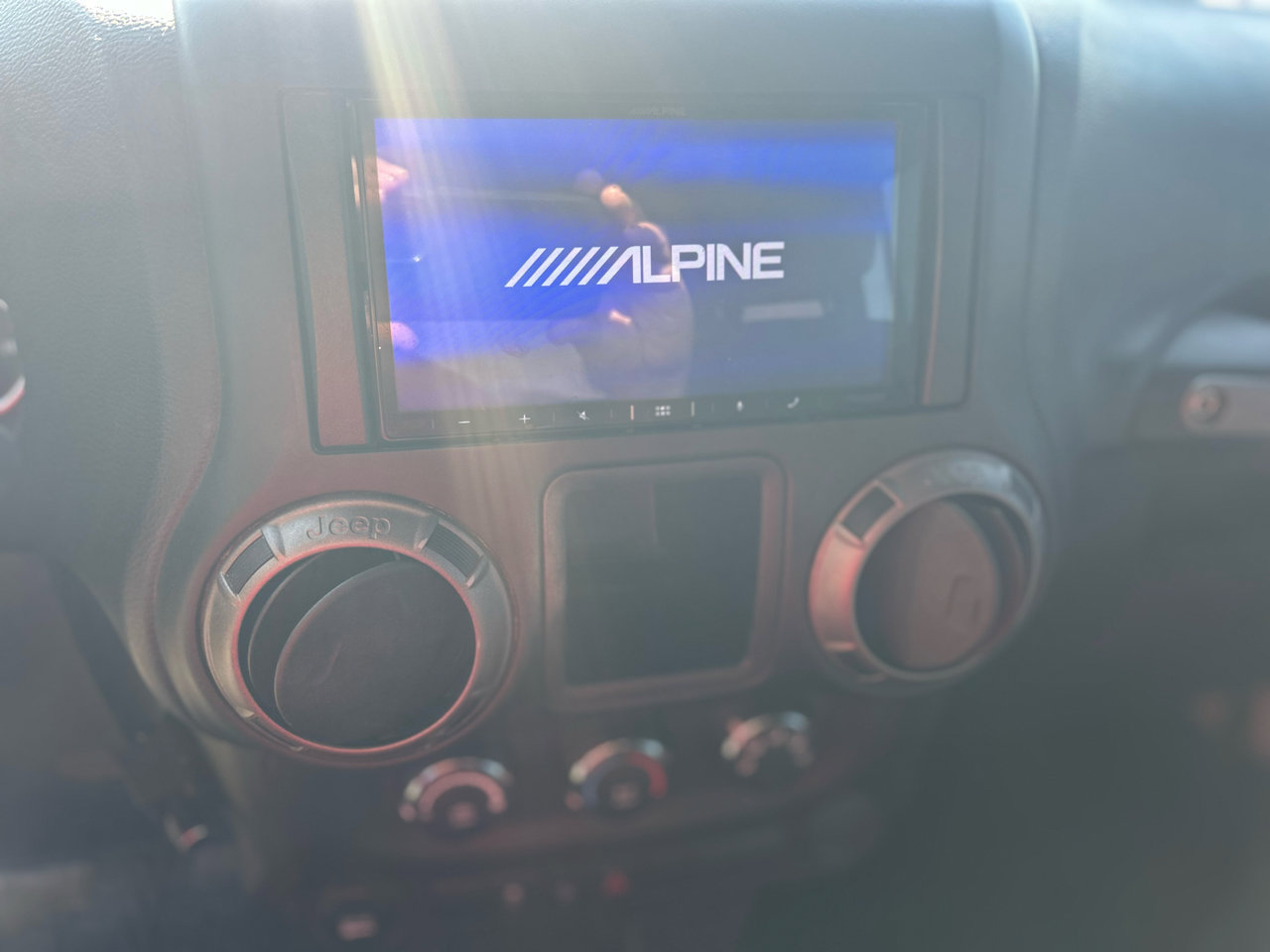 Used 2018 Jeep Wrangler Unlimited Sport image 14