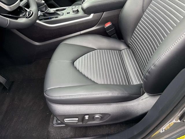 Used 2026 Toyota Highlander XSE image 15