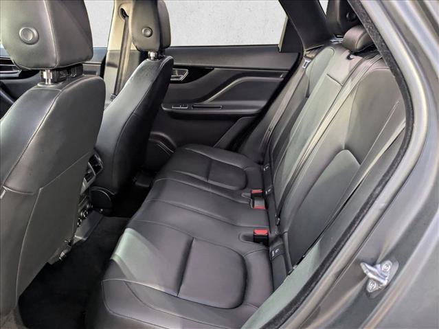 Used 2019 Jaguar F-PACE Premium image 20