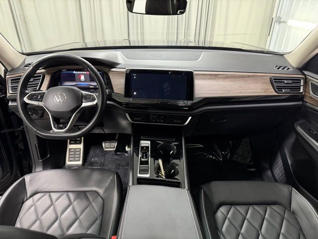 Used 2024 Volkswagen Atlas SEL Premium R-Line image 14