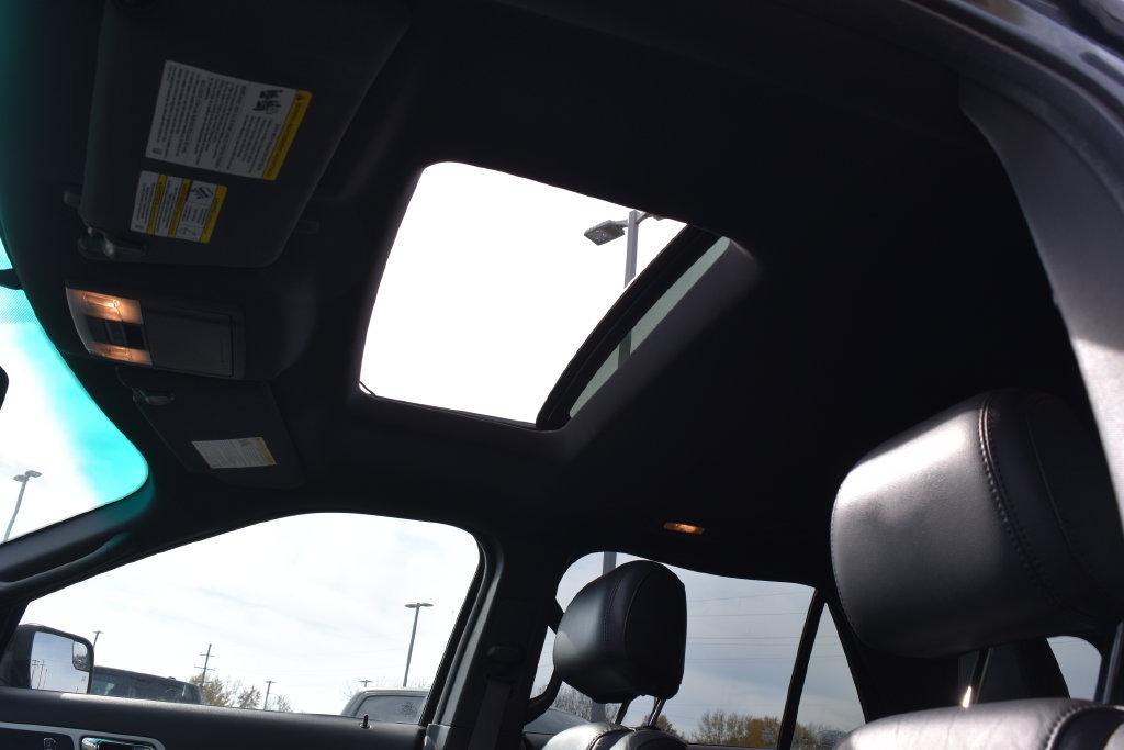 Used 2015 Ford Explorer XLT w/ Equipment Group 202A AWD/4WD image 16