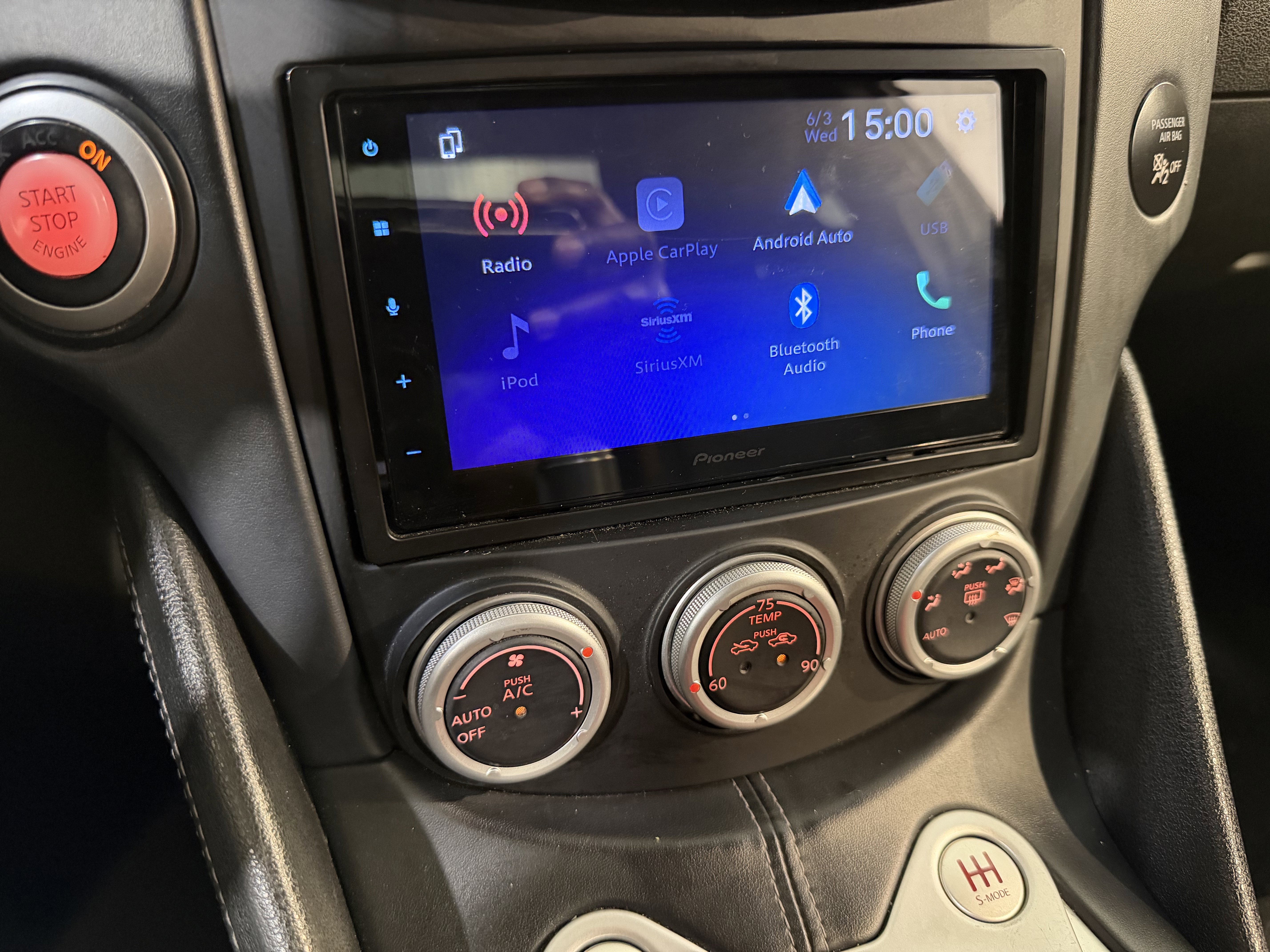 Used 2016 Nissan 370Z Coupe RWD image 17