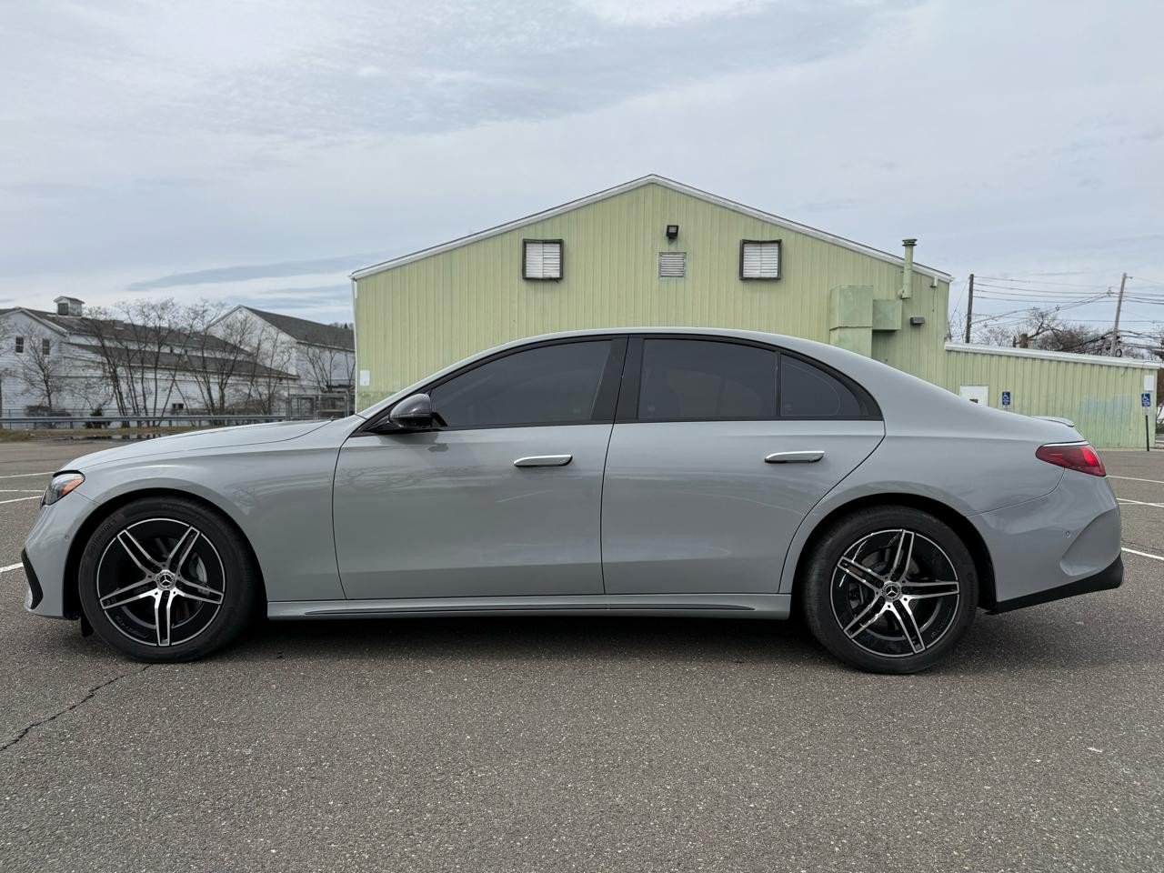 Used 2024 Mercedes-Benz E 450 4MATIC Sedan image 4