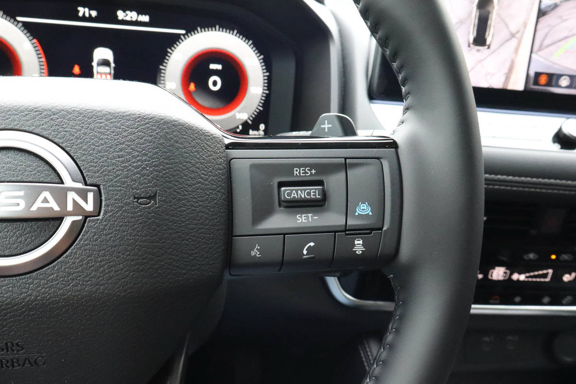 Used 2025 Nissan Rogue Platinum w/ Platinum Premium Package AWD/4WD image 35