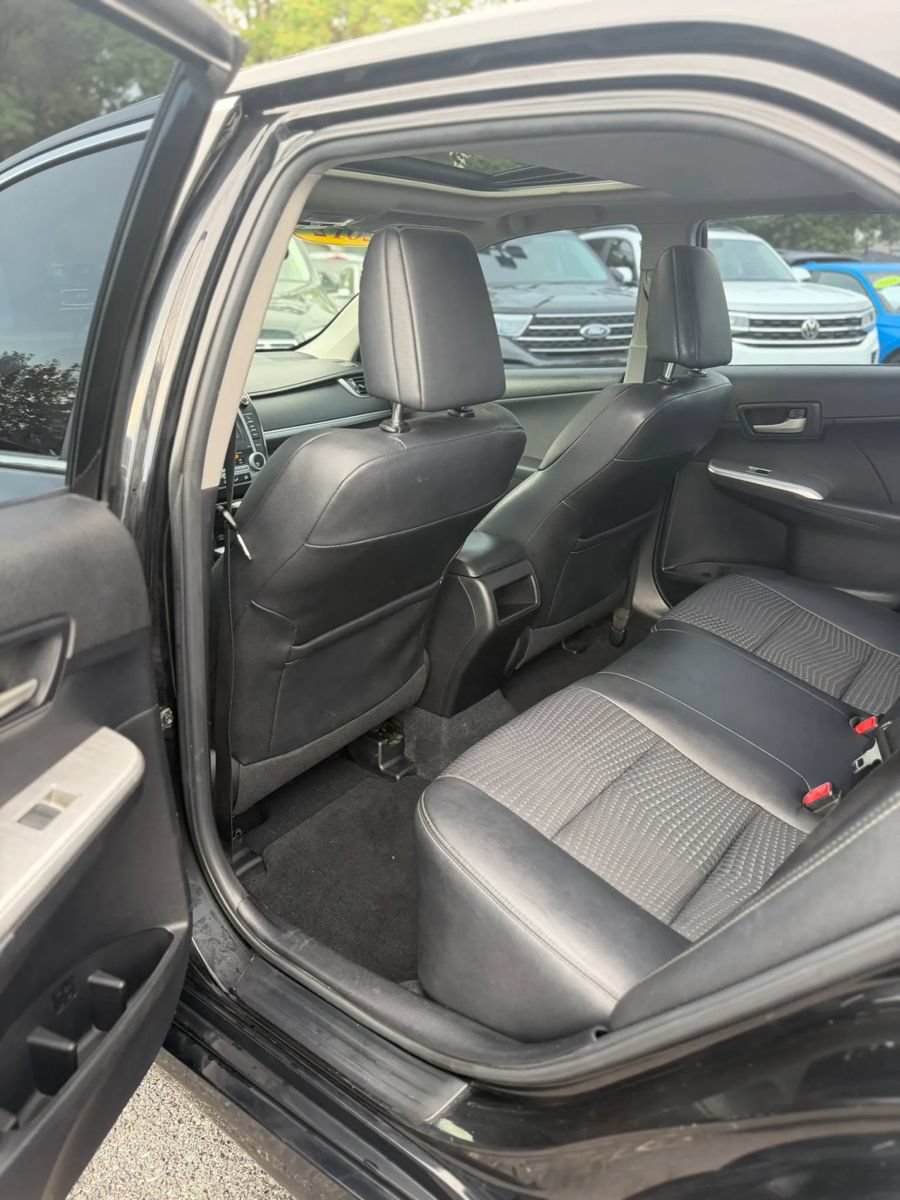 Used 2012 Toyota Camry SE FWD image 18