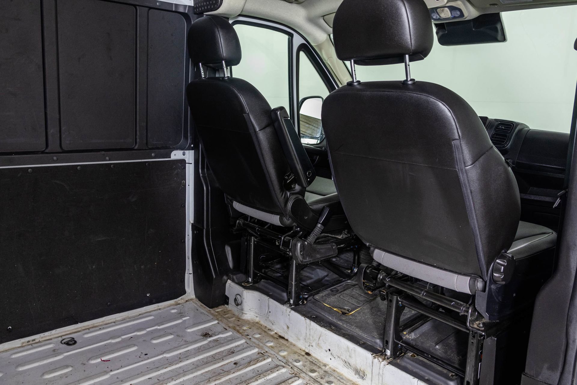 Used 2025 RAM ProMaster 2500 w/ Convenience Group FWD image 32