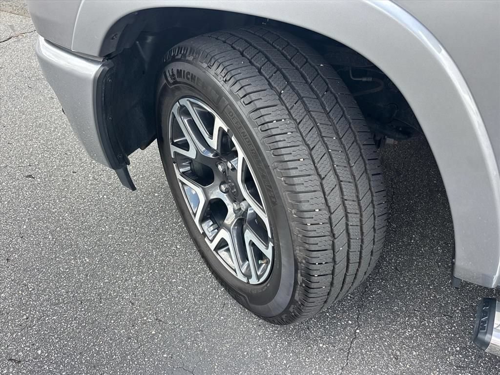 Used 2025 RAM 1500 Laramie w/ Sport Appearance Package AWD/4WD image 27
