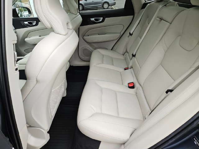 Used 2024 Volvo XC60 B5 Plus w/ Protection Package Premier AWD/4WD image 14