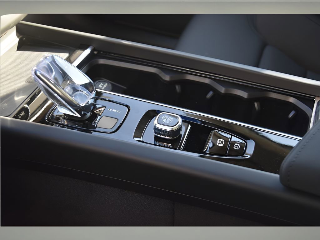 New 2026 Volvo XC60 B5 Plus w/ Protection Package Premier image 36