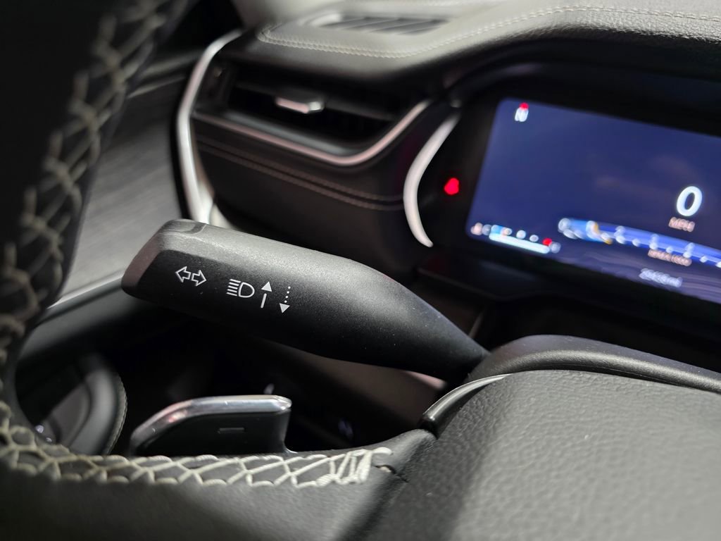 Used 2024 Jeep Grand Cherokee L Limited w/ Luxury Tech Group II image 30