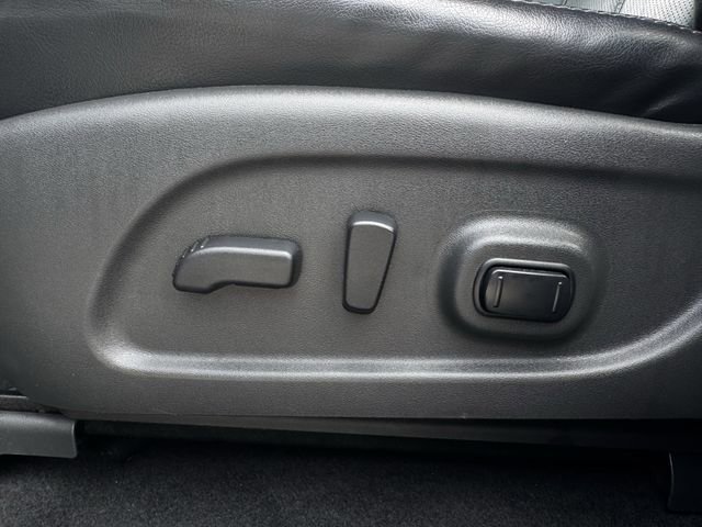 Used 2017 Nissan Pathfinder Platinum FWD image 28